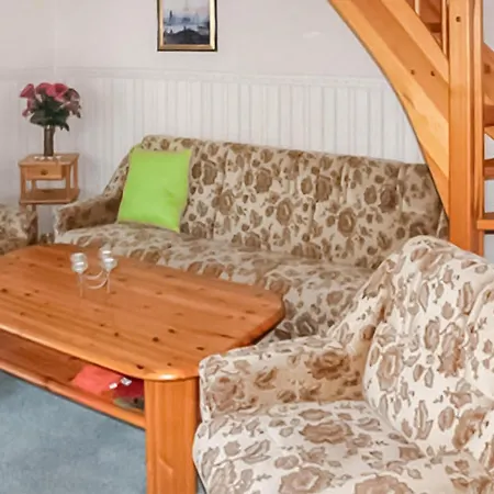 Ferienhaus Altenkirchen بيت للعطل